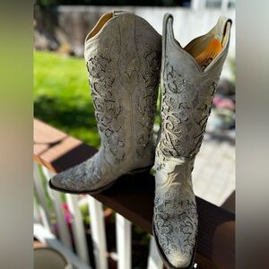 CORRAL WOMEN'S GLITTER INLAY AND CRYSTALS WEDDING BOOTS - SNIP TOE